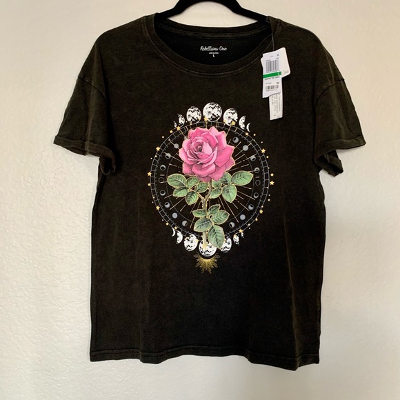 Rebellious One Tops - BRAND NEW🎉 Rebellious One Graphic Tee